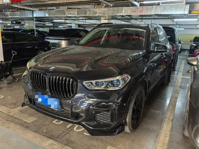 Фотография автомобиля — BMW X5