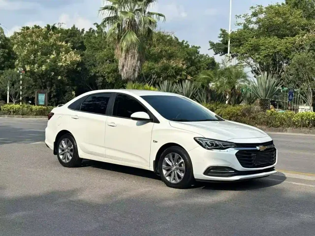 Chevrolet Monza — Фото автомобиля 3