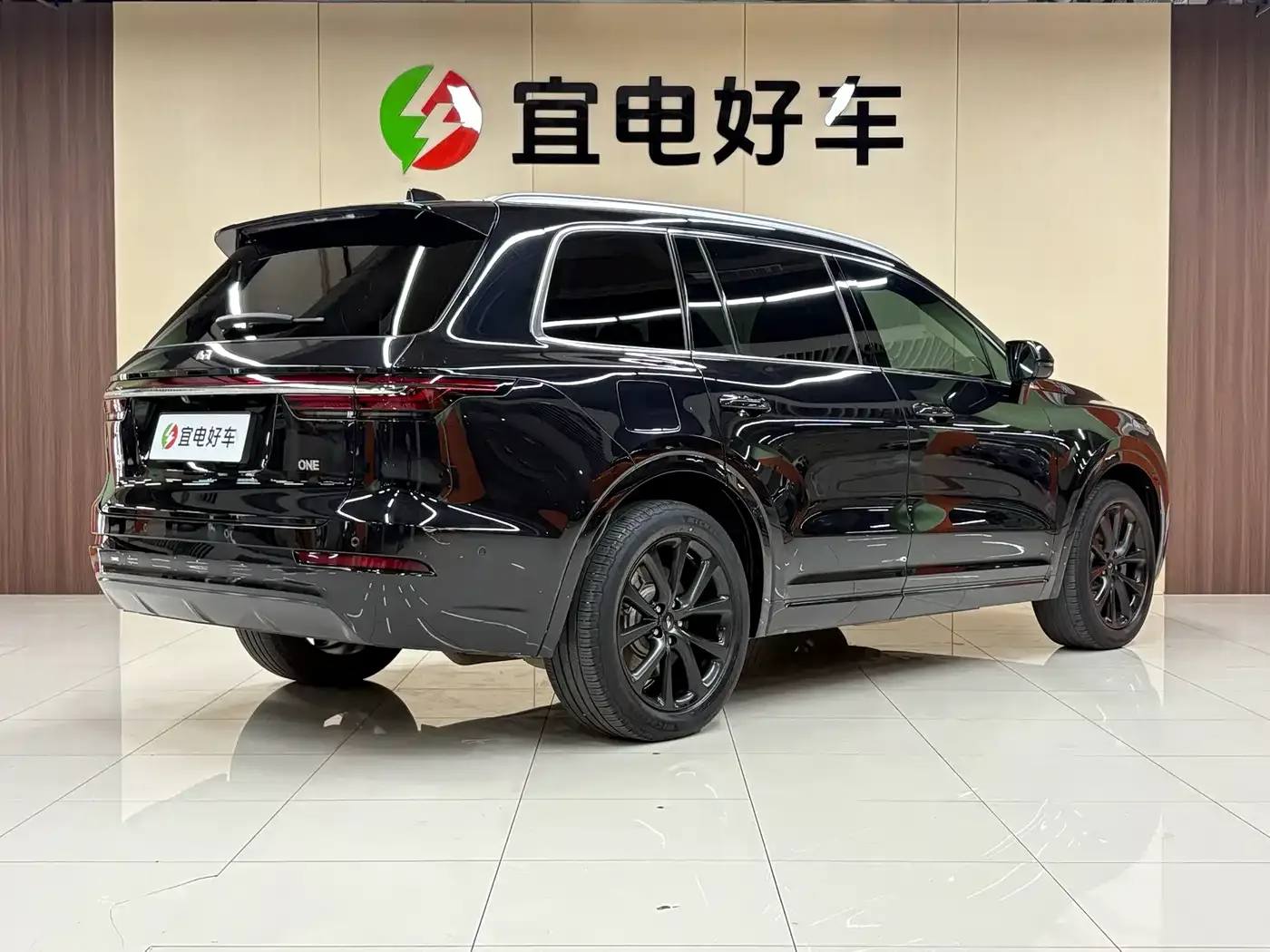 Li Auto Li ONE 2021 Extended Range 6-Seater — Фото автомобиля 5