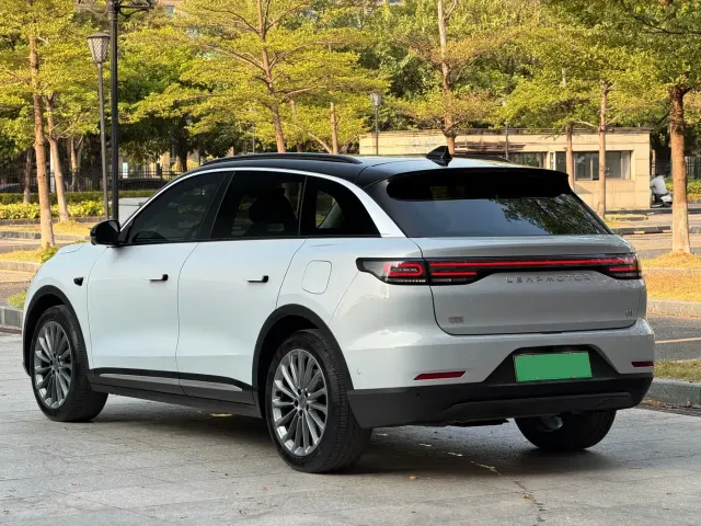 Leapmotor C11 — Фото автомобиля 16