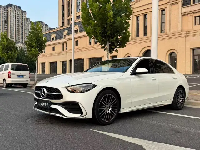 Фотография автомобиля — Mercedes-Benz C-Class