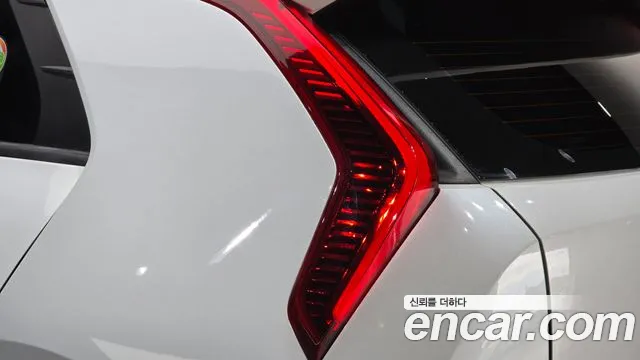 Kia Niro — Фото автомобиля 8