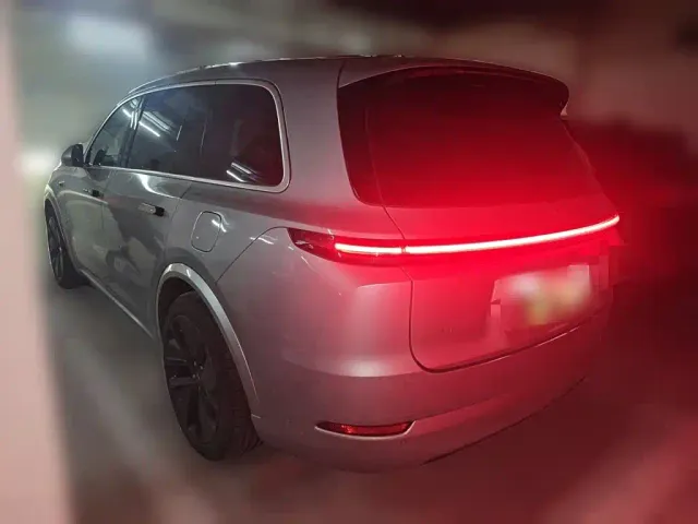 Li Auto L9 — Фото автомобиля 4
