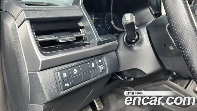 KG_Mobility_Ssangyong Rexton Новый Rexton Sport Khan Дизель 2.2 4WD — Фото автомобиля 23