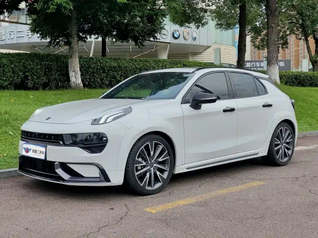 Фотография автомобиля — Lynk & Co 02 Hatchback
