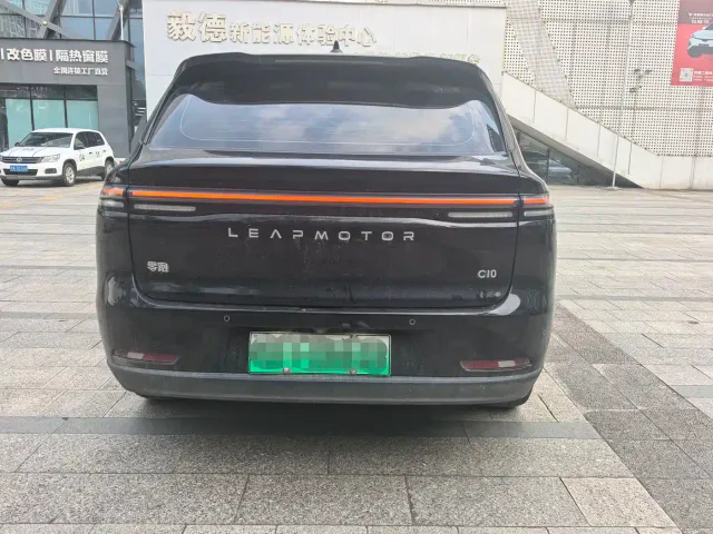 Leapmotor C10 — Фото автомобиля 5