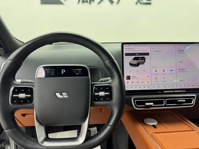 Li Auto L8 — Фото автомобиля 11