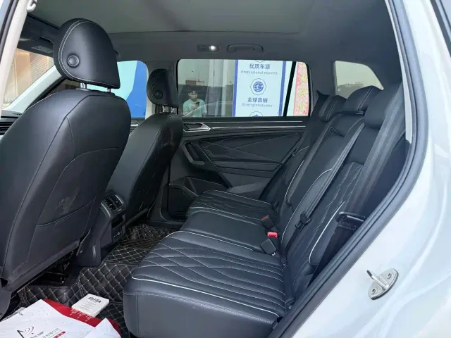 Volkswagen Tiguan L — Фото автомобиля 7