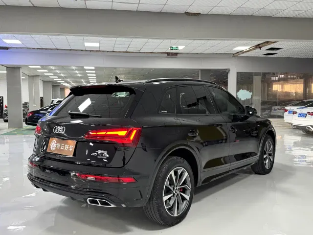 Audi Q5L — Фото автомобиля 9