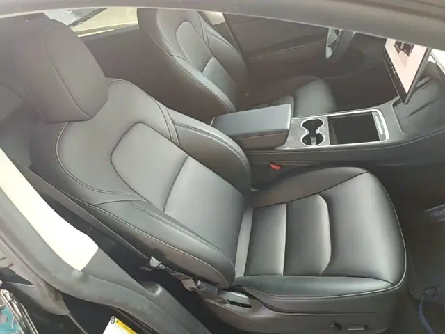 Tesla Model Y — Фото автомобиля 24