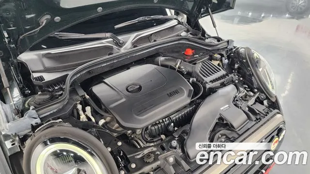 Mini Cooper Cooper 5 дверей Resolute Edition — Фото автомобиля 5