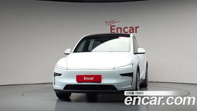 Tesla Model Y — Фото автомобиля 2