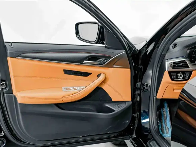 BMW 5 Series — Фото автомобиля 15
