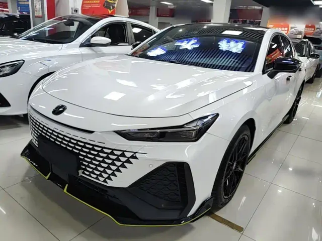 Фотография автомобиля — Changan UNI-V