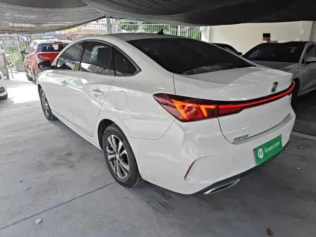 Changan Eado — Фото автомобиля 4