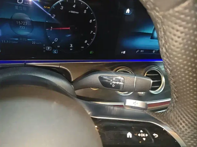 Mercedes-Benz E-Class — Фото автомобиля 13