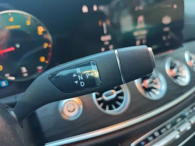 Mercedes-Benz E-Class — Фото автомобиля 16