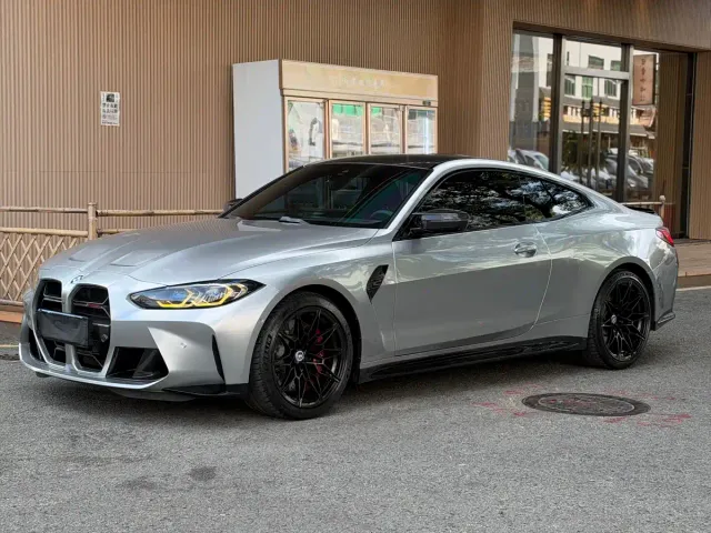 Фотография автомобиля — BMW M4