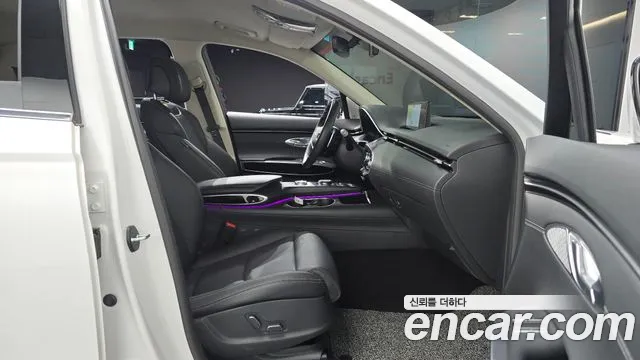 Genesis GV70 — Фото автомобиля 16