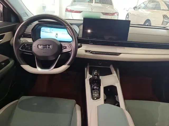 Geely Emgrand L — Фото автомобиля 9