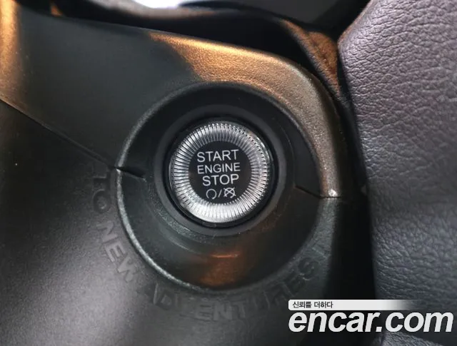 Jeep Renegade — Фото автомобиля 17