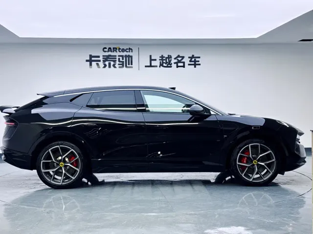 Lotus Eletre — Фото автомобиля 4