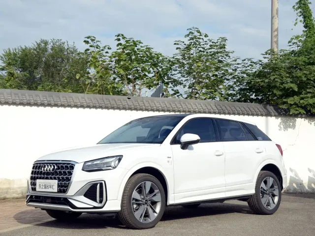 Фотография автомобиля — Audi Q2L