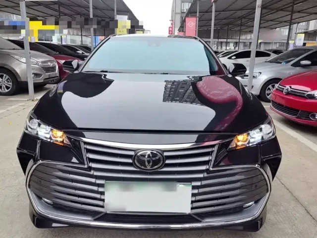 Toyota Avalon — Фото автомобиля 2
