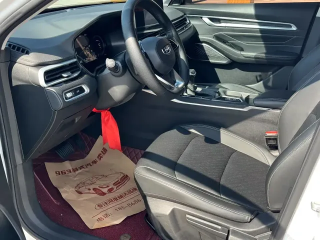 Geely Emgrand — Фото автомобиля 4