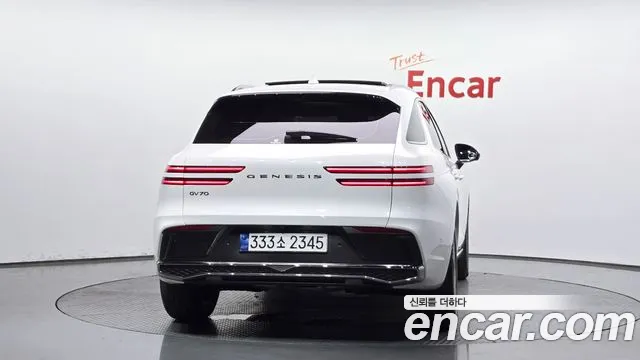 Genesis GV70 2.5T Бензин 2WD — Фото автомобиля 4
