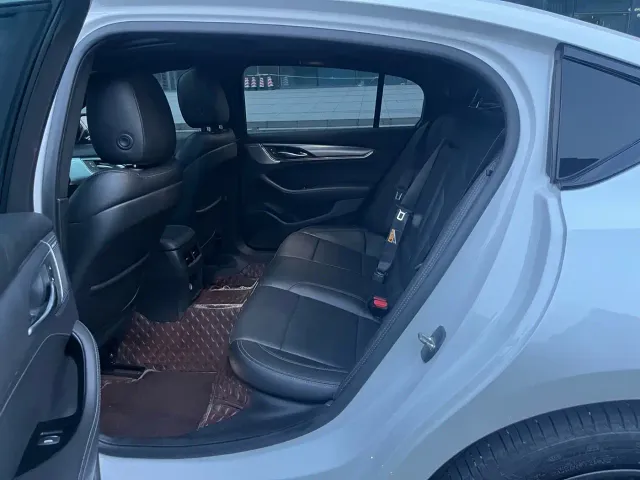 Cadillac CT5 — Фото автомобиля 10