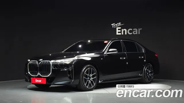 Фотография автомобиля — BMW 7 Series G70