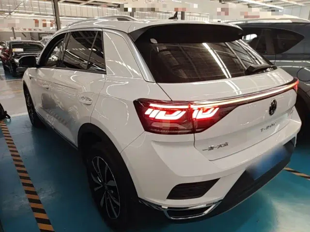 Volkswagen T-Roc — Фото автомобиля 4
