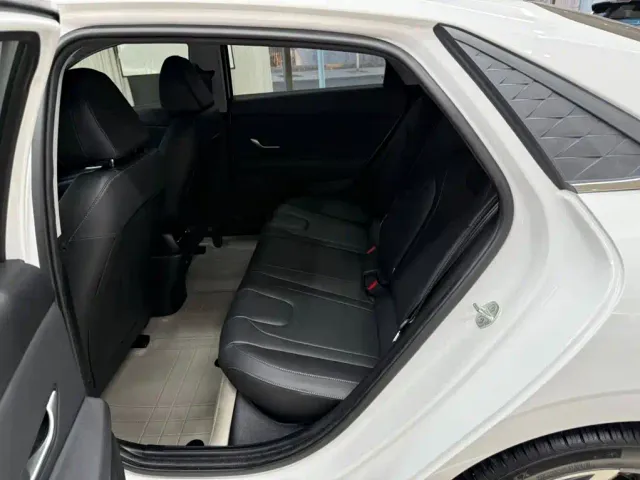 Hyundai Elantra — Фото автомобиля 18
