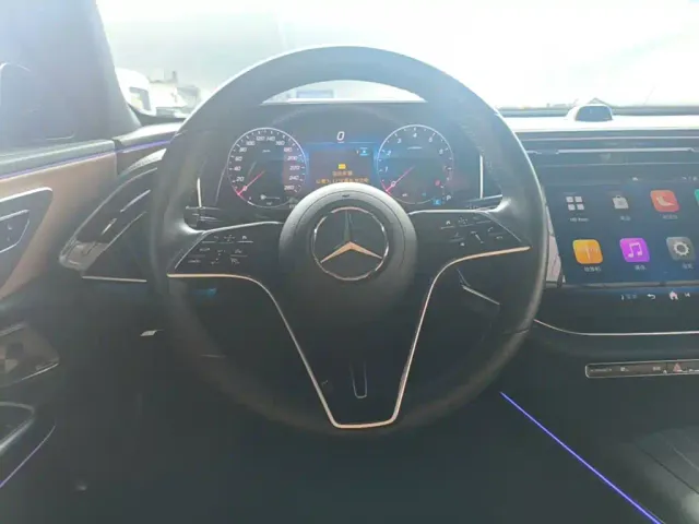 Mercedes-Benz E-Class — Фото автомобиля 10