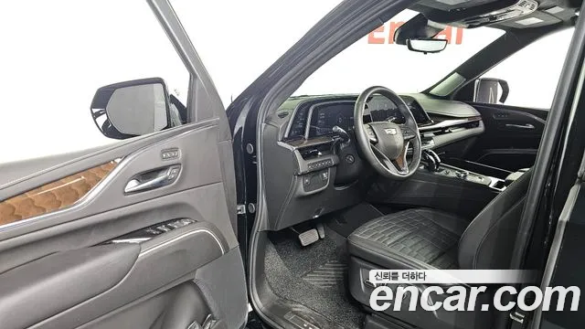 Cadillac Escalade — Фото автомобиля 10