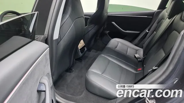 Tesla Model 3 — Фото автомобиля 17