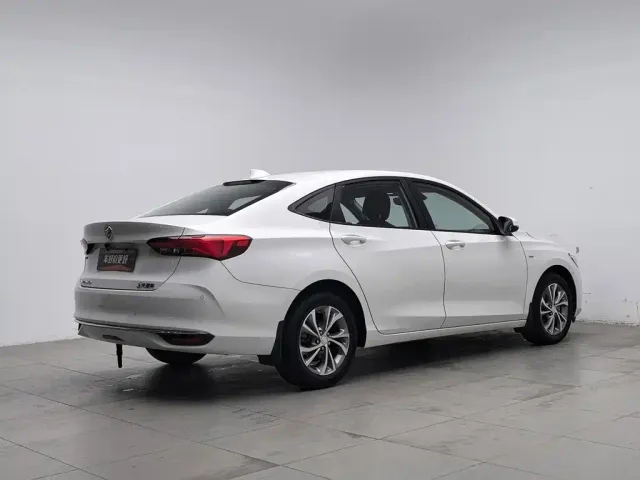 Buick Verano — Фото автомобиля 2