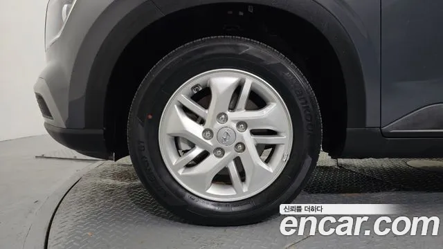 Hyundai Venue — Фото автомобиля 5