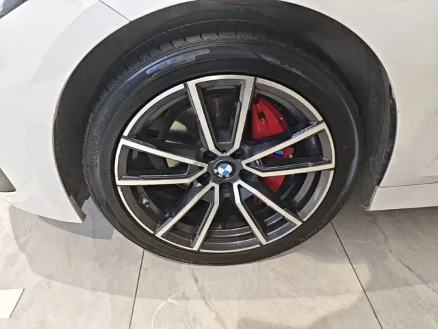 BMW 3 Series — Фото автомобиля 22