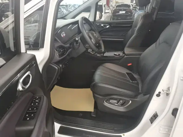 GAC Trumpchi M6 — Фото автомобиля 15