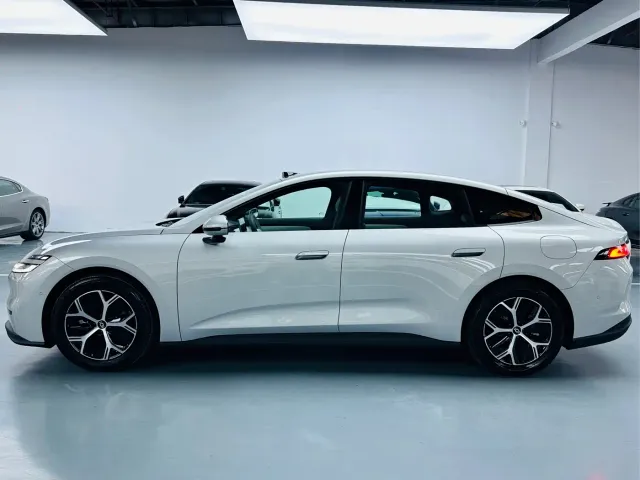 Changan Qiyuan A06 — Фото автомобиля 12
