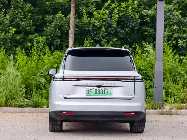 Leapmotor C16 — Фото автомобиля 5