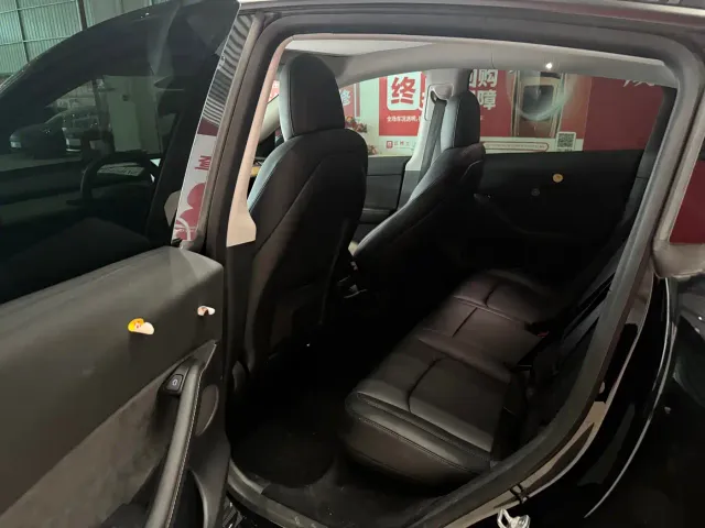 Tesla Model Y — Фото автомобиля 8