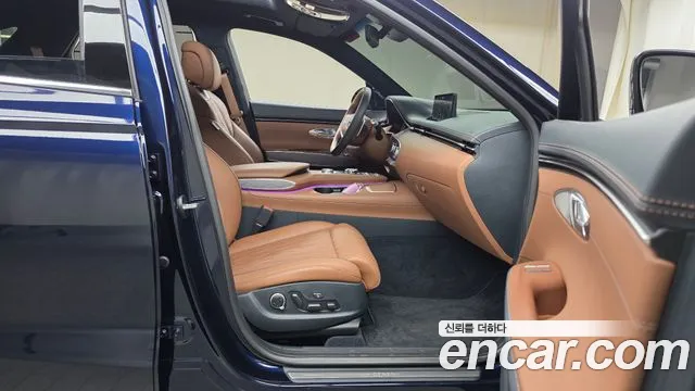 Genesis GV70 2.5T Бензин AWD — Фото автомобиля 3