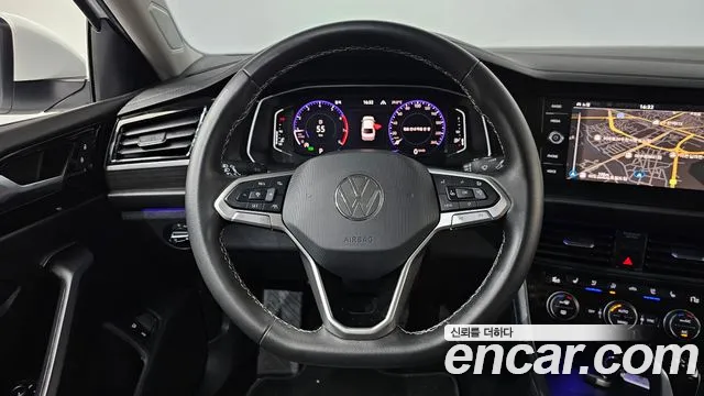 Volkswagen Jetta — Фото автомобиля 13