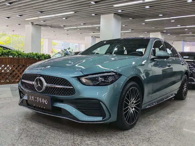 Фотография автомобиля — Mercedes-Benz C-Class