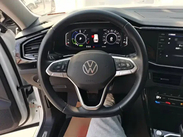 Volkswagen Tayron GTE Plug-in Hybrid — Фото автомобиля 10