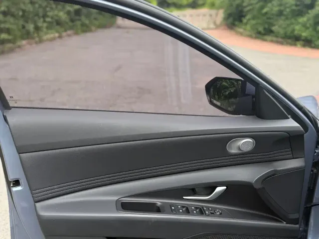 Hyundai Elantra — Фото автомобиля 14