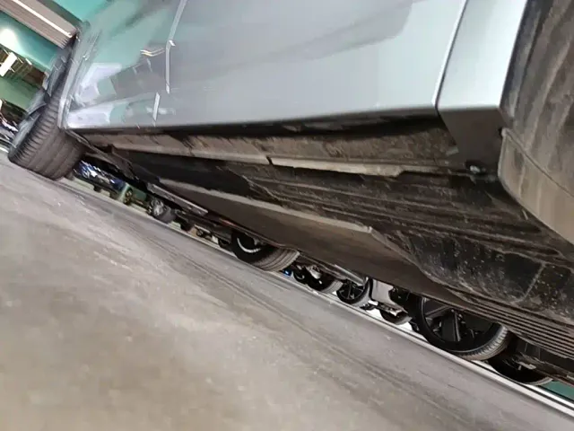 Li Auto L8 — Фото автомобиля 21